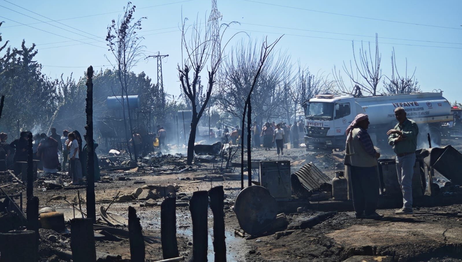 adanada iscilerin cadirlari yandi dmLcpF9y