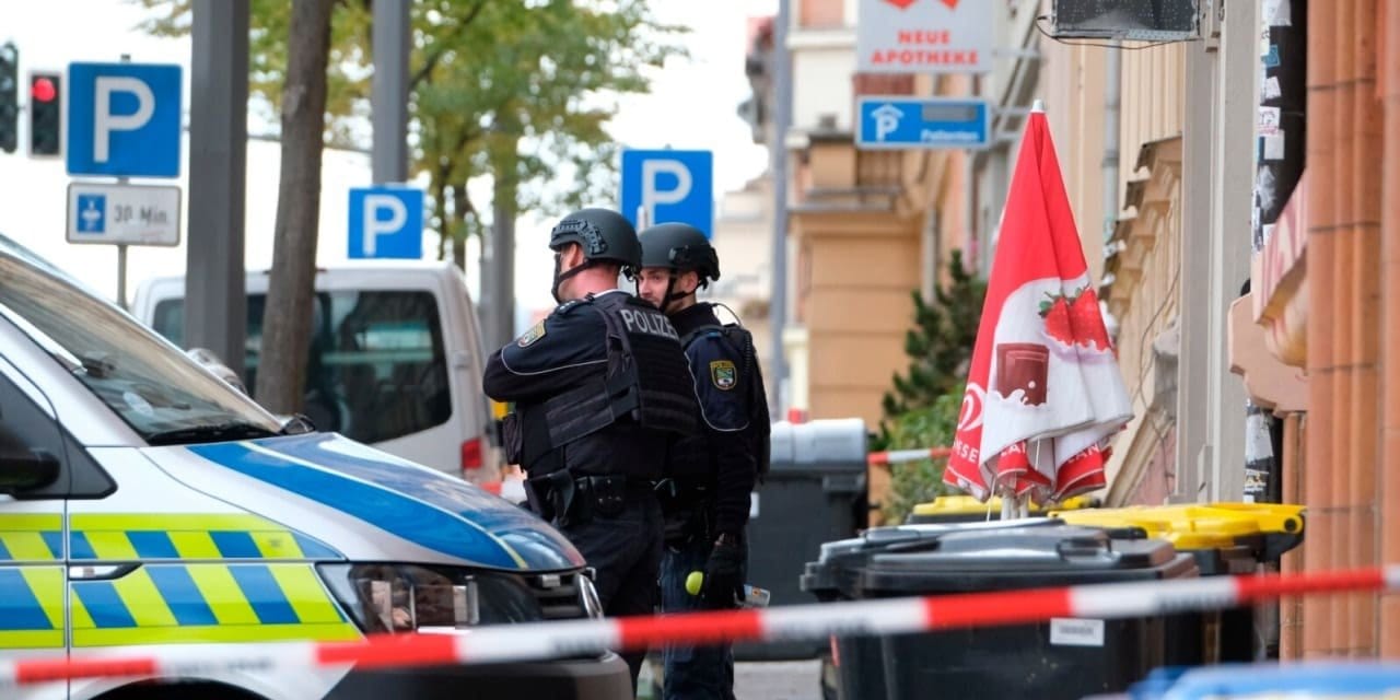berlinde bomba alarmi 10 bin kisi tahliye edildi LczOVSBz