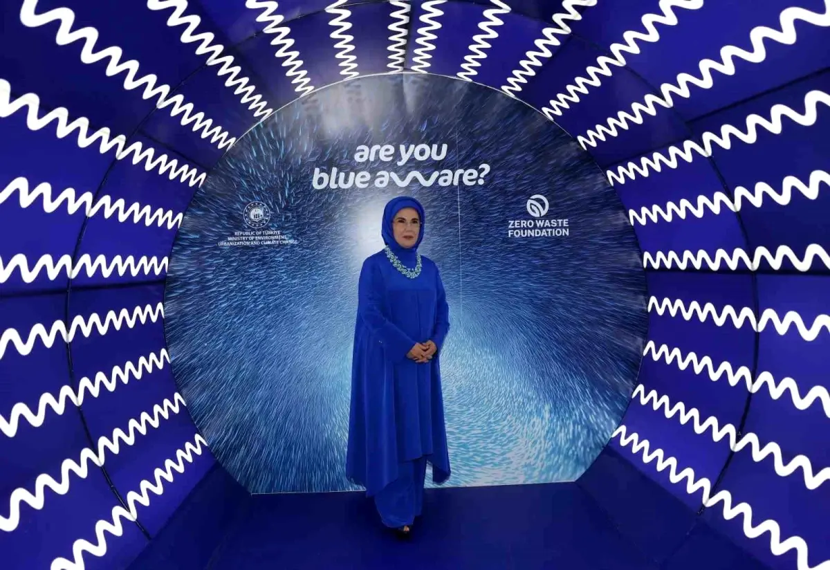 emine erdogan elde ettigimiz her basarida insanligin refahina katki sunmanin kelimelere sigmayan mutlulugunu yasiyoruz ZWVR9Is1