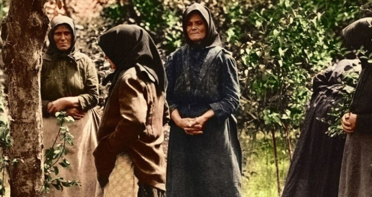 kadinlar koyde yuzlerce erkegi tek tek oldurdu iste nedeni Y7wm4fmL