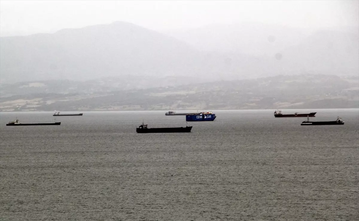 karadenizde firtina uyarisi dtJBqL5L