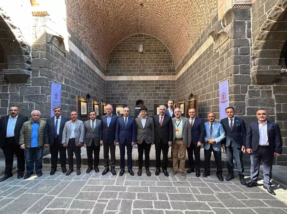 albayrak grubundan diyarbakirda selam ayetleri hat eserleri sergisi if2Cl6gR