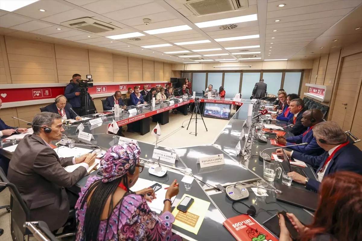 chp lideri ozgur ozelden gazze icin uluslararasi baris komisyonu onerisi YKFQRpDu