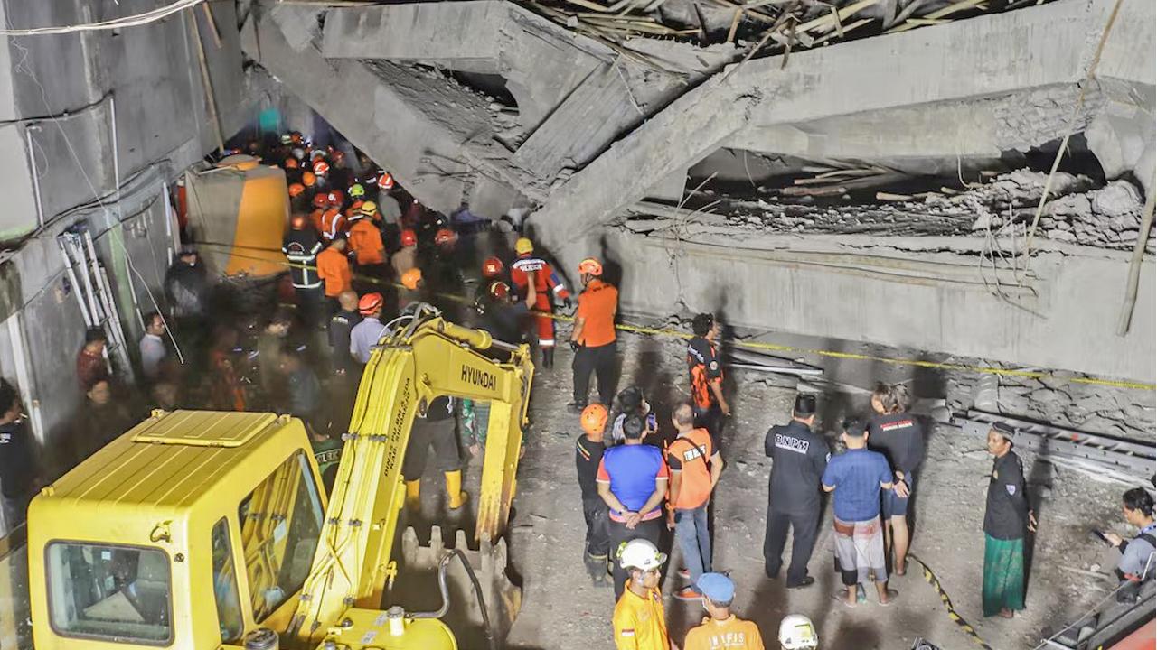 endonezyada okul binasi coktu olu sayisi artiyor zZATVy5X