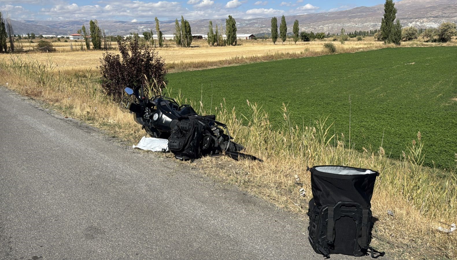 erzincanda bariyere carpan motosikletteki surucu oldu fCpzhOuF