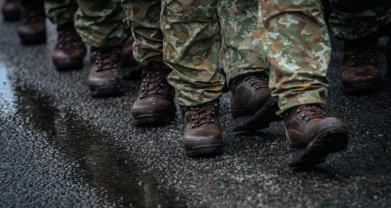 evsizleri askere almaya basladilar QpgSfFIi.jpg