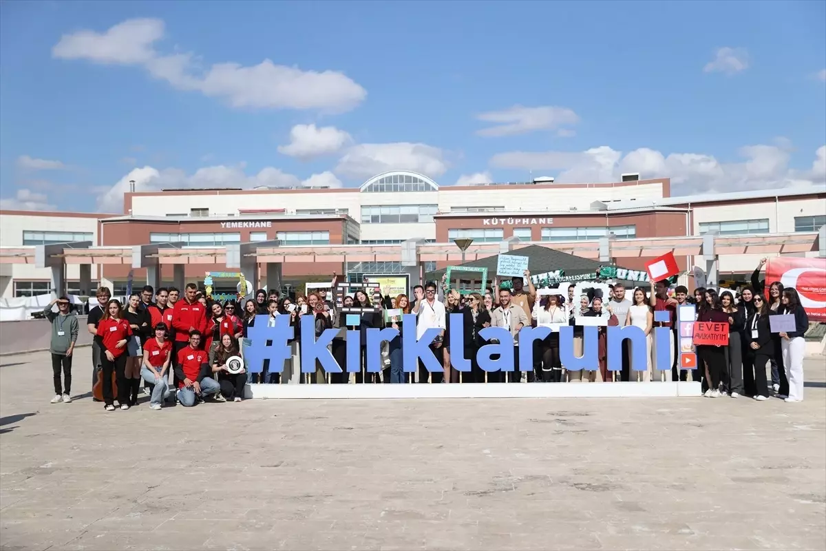 kirklareli universitesinde ogrenci kulupleri senligi RHG9BB9Z