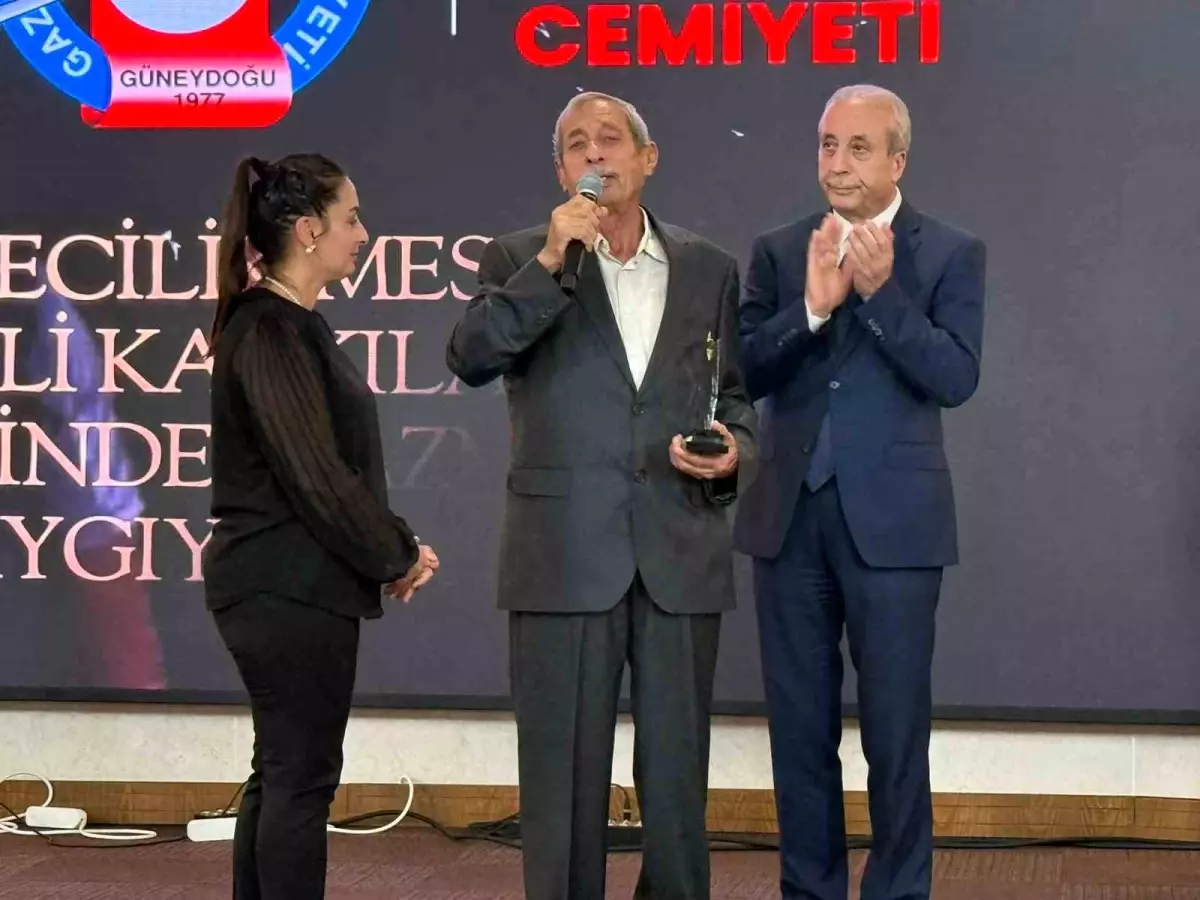 yilin basarili gazetecileri odulleri umit ozdal anisina verildi EfEyRGNV.jpg