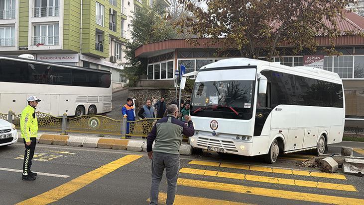 edirnede-trafik-felc-oldu-kaygan-yolda-kayan-otobus-sehri-kilitledi-JX37zjlB.jpg