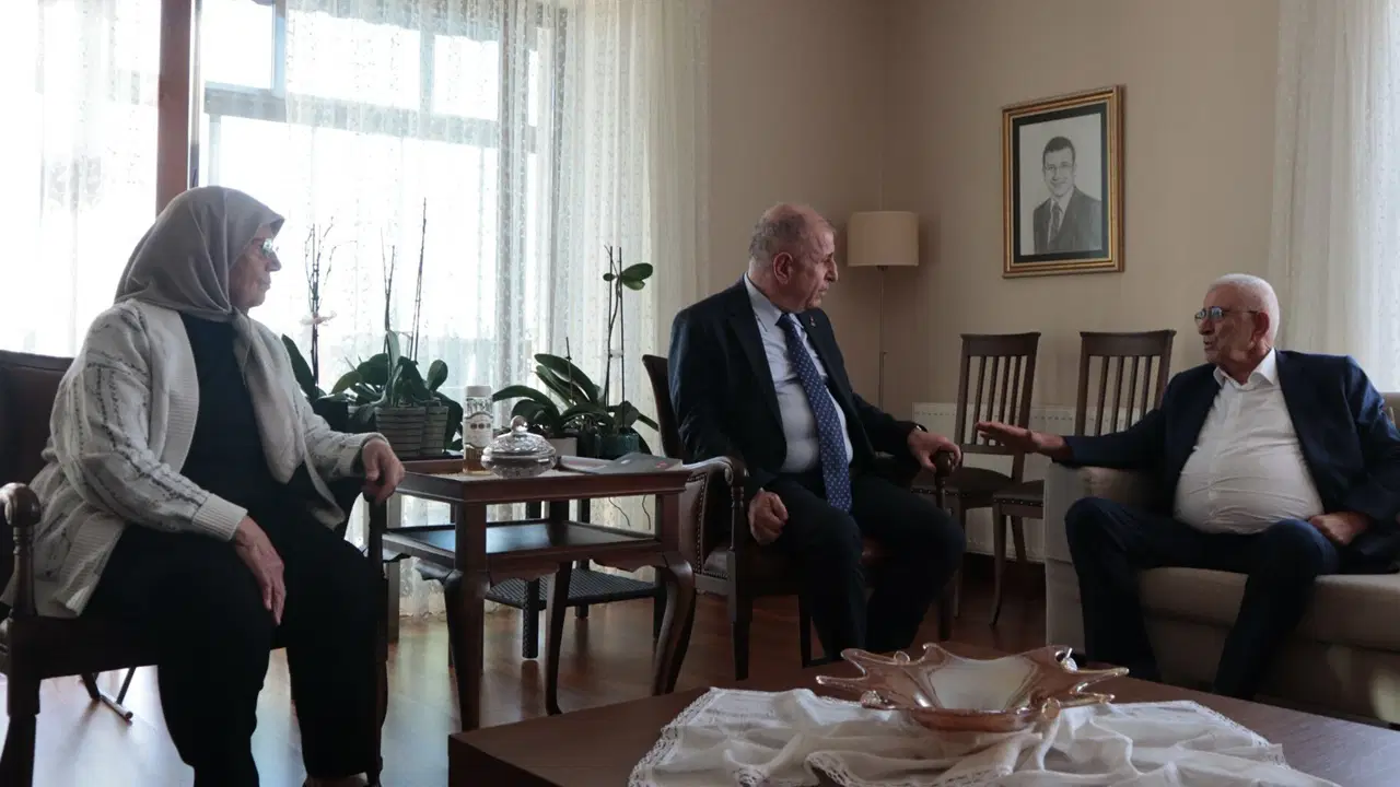 umit-ozdagdan-imamoglunun-anne-ve-babasina-ziyaret-PtPWR14G.jpg