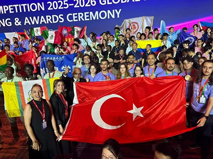 Türk Öğrenciler Teknoloji Yarışmasında Çin’de Ödül Aldı